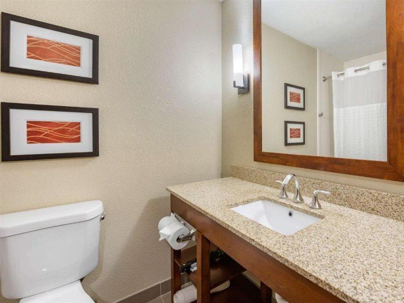 Comfort Inn Splash Harbor Bellville Exterior foto
